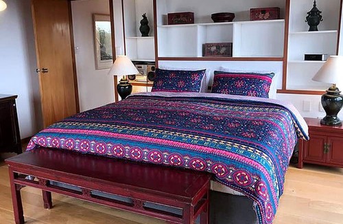 Waiatarua House | Modern Bed and Breakfast in Tropical Setting near Lion Rock on North Island
