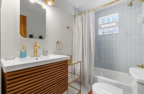 Bellevue Apartment | Modern Bellevue Retreat 10 Min to Downtown