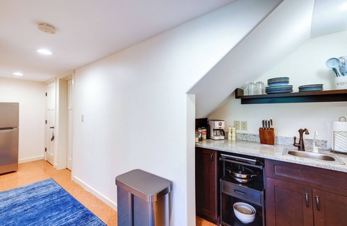 Bellingham Apartment | Modern Bellingham Retreat Near Galbraith Mountain!