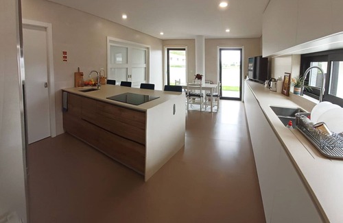Canidelo House | Modern big rooms with private bathrooms, close to beach