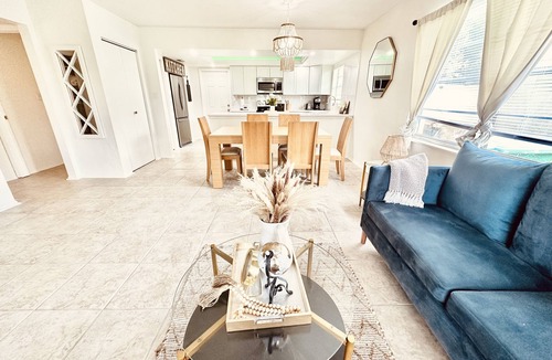Pelican House | Modern boho 2bed 2bath home, 8 mins to downtown cape and near beach.