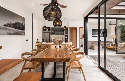 Munggu Villa | Modern Boho 5br, 200m to Canggu's Beachfront