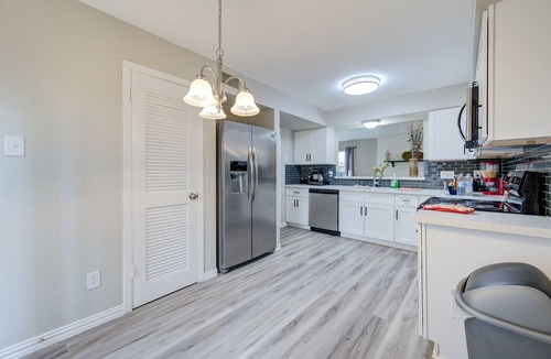 Northside House | Modern Boho Retreat W/3 Spacious Bedrooms +3Bathrooms +Garage