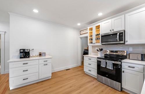 Framingham Apartment | Modern Boston MetroWest Family Suite