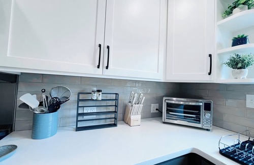 Petaluma House | Modern & Bright 3BR Retreat Near Downtown Petaluma - Home away from home