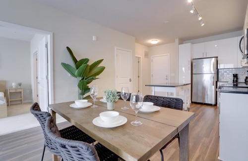 Groveton Apartment | Modern & Bright Apartment in Alexandria