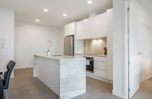 Auckland Central Business District Apartment | Modern Bright Central Apartment by Zodiak Stays