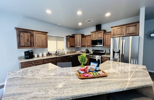 Cottonwood-Verde Village House | Modern Bright start New built
