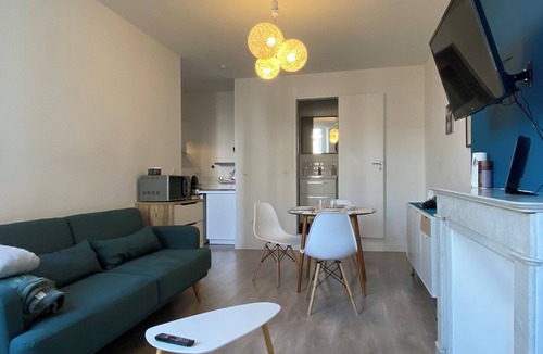 La Villette Apartment | Modern & Bright T2 Two Steps from the Old Port!