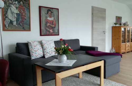 Mengershausen Apartment | Modern, bright vacation apartment with garden view