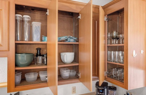 Glencoe Cabin | Modern Cabin Escape: Game Room, Huge Deck & Fast WIFI – Near Big Trees Park