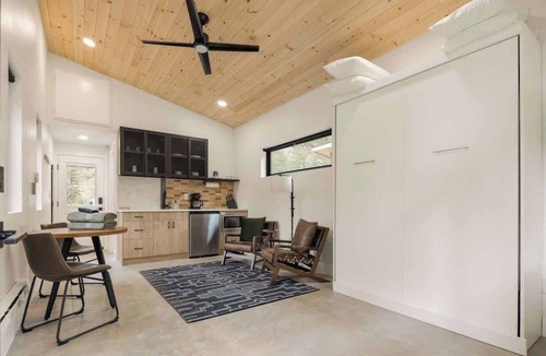 Grant Cabin | Modern Cabin Studio, Peaceful Nature Retreat