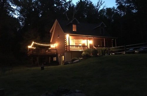 Windham Cabin | Modern cabin w/all Amenities in Windham -> 5 minutes to Skiing