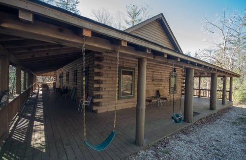Topton House | Modern Cabin walking distance to Lake Nantahala Views. No lake access. Hot Tub