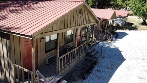 Mountain View House | Modern Cabin with Gorgeous Wood Paneled Walls Nestled in the Scenic Beauty of the Ozarks