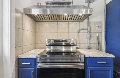 Cambridge Apartment | Modern Cambridge Cottage: Walk to Town, Waterfront