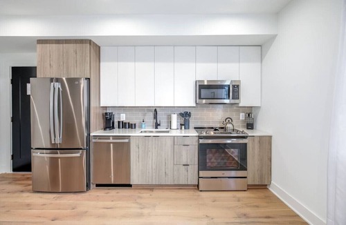 Southeast Hotel | Modern Capitol Hill Apartment with Balcony - 3 Min Walk to Metro!