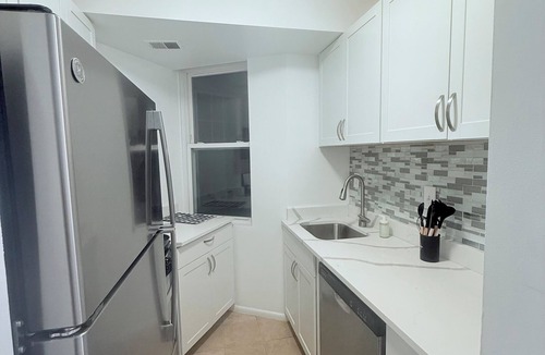 H Street Corridor Apartment | Modern Capitol Hill 1BR - Walk to H Street, Metro & Union Station