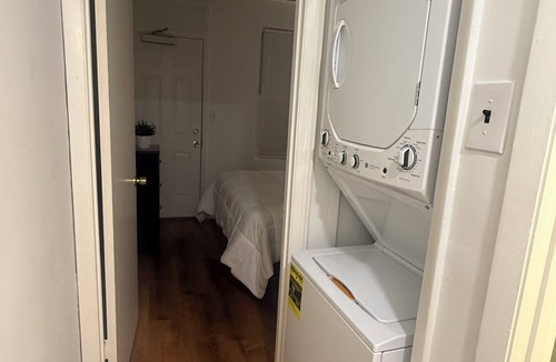H Street Corridor Apartment | Modern Capitol Hill 1BR - Walk to H Street, Metro & Union Station