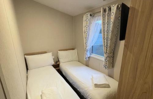 Bembridge Apartment | Modern caravan - Whitecliff Bay