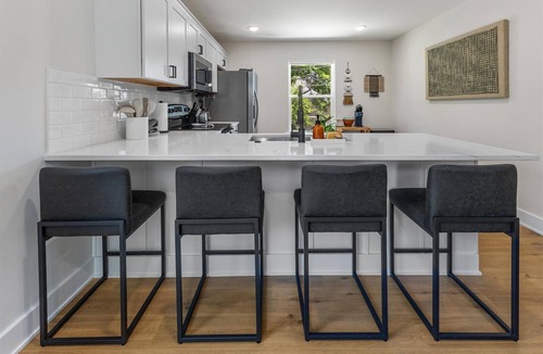 Holy Cross House | Modern Carriage House Indianapolis