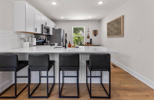 Holy Cross House | Modern Carriage House Indianapolis