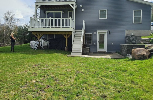 Woodbourne House | Modern Catskills Hideaway With 2 Ponds And Stream On 27 Beautiful Scenic Acres.