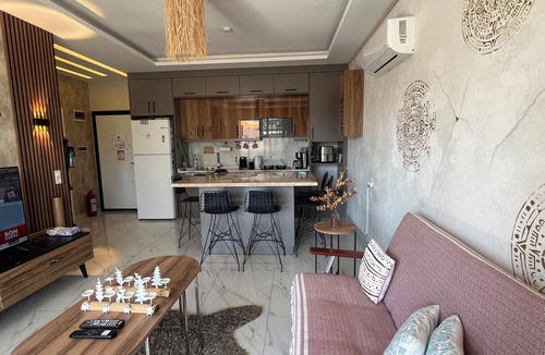 Mahmutlar Apartment | Modern Central Apartment Near Beach with Pool & Free WiFi in Mahmutlar Alanya