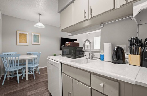 Hancock Apartment | Modern Central Austin Retreat Near UT & Downtown