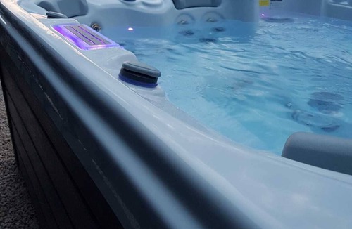 Ruynes-en-Margeride Ski Chalet | Modern chalet - relaxing stay with private spa, calm, nature and comfort
