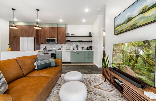 Sequim Apartment | Modern Chalet ADU with Hot Tub, Fire Pit & EV Charger