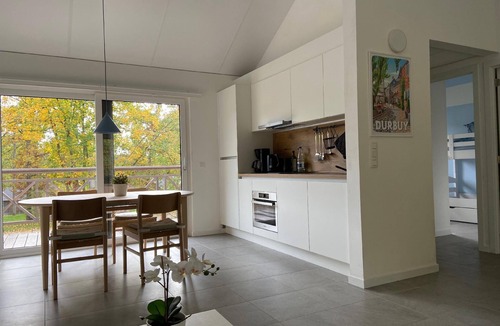 Heure House | Modern chalet for 4 people in a forest park