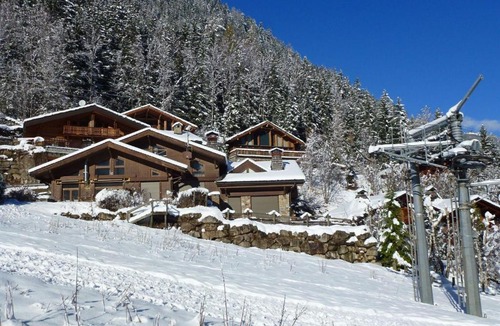 Chamonix City Centre Ski Chalet | Modern Chalet in French Alps with Terrace