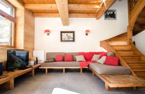 Chamonix City Centre Ski Chalet | Modern Chalet in French Alps with Terrace
