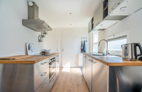 Westenschouwen House | Modern chalet situated on the edge of the park. This chalet has much to offer for both adults and ch