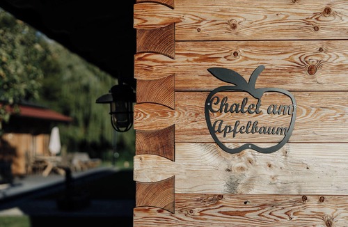 Hartkirchen Apartment | Modern chalet with whirlpool