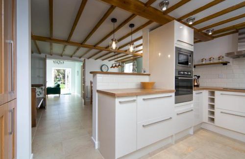 Pen-y-sarn House | Modern Character Welsh Cottage with Garden - Pass the Keys