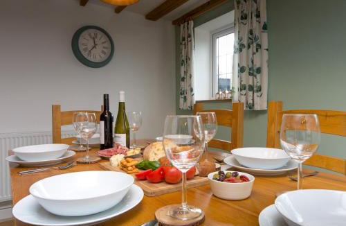 Pen-y-sarn House | Modern Character Welsh Cottage with Garden - Pass the Keys