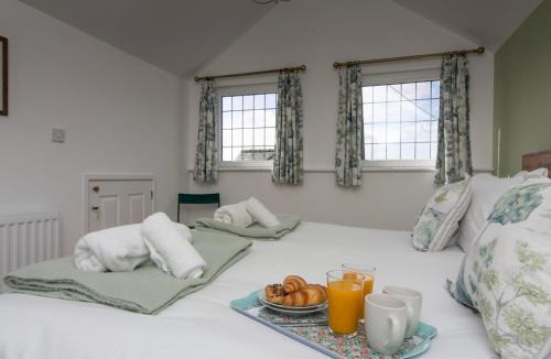 Pen-y-sarn House | Modern Character Welsh Cottage with Garden - Pass the Keys
