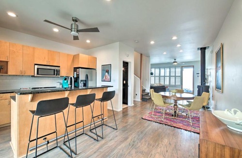 Downtown Chattanooga House | Modern Chattanooga Retreat with Rooftop Deck and Yard!