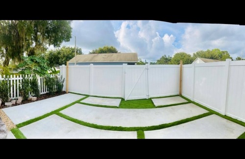 Old Seminole Heights House | Modern Chic center Tampa. Less than 15 minutes to local attractions and stadium.