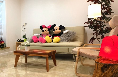 Fountain Valley House | Modern Chic Fully-Furnished Townhouse near Disney, Beach, Shopping, FWY, Airport