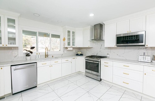 White Oak House | Modern Chic Home W/Lots Of Natural Light Near DC