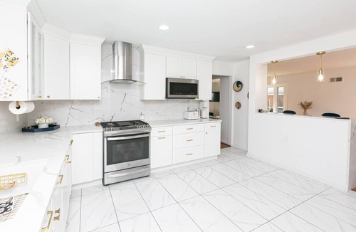 White Oak House | Modern Chic Home W/Lots Of Natural Light Near DC