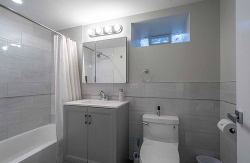 West Ridge Apartment | Modern Clean Private Entry Apartment Free Street Parking Washer & Dryer