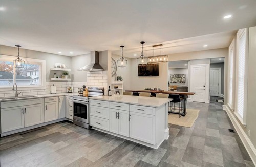 Huron House | Modern Coast Retreat - pool & walk to the beach