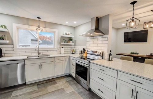 Huron House | Modern Coast Retreat - pool & walk to the beach