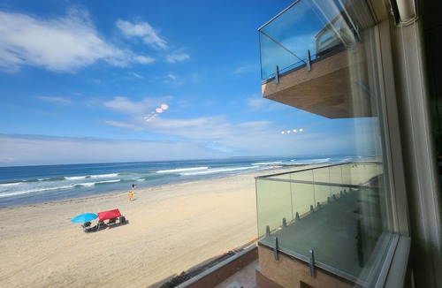 Imperial Beach Condo | Modern Coastal Escape with Breathtaking Ocean View, Communal Pool and Barbecue