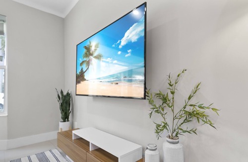 Boynton Beach House | Modern Coastal house with King beds, 10 mins to the Beach!