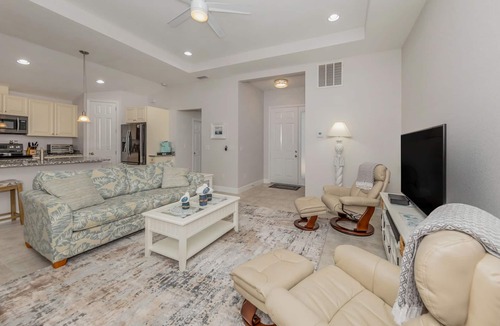 South Venice House | Modern Coastal Pool Retreat Heated Saltwater Pool Near Beaches & Trails
